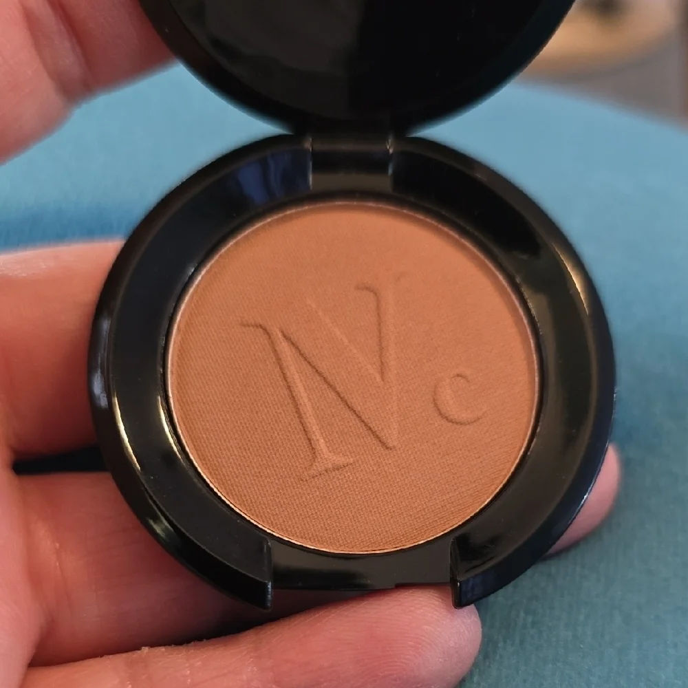 Nomad elegant compact
